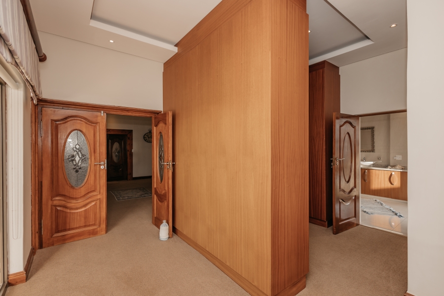 4 Bedroom Property for Sale in Baronetcy Estate Western Cape